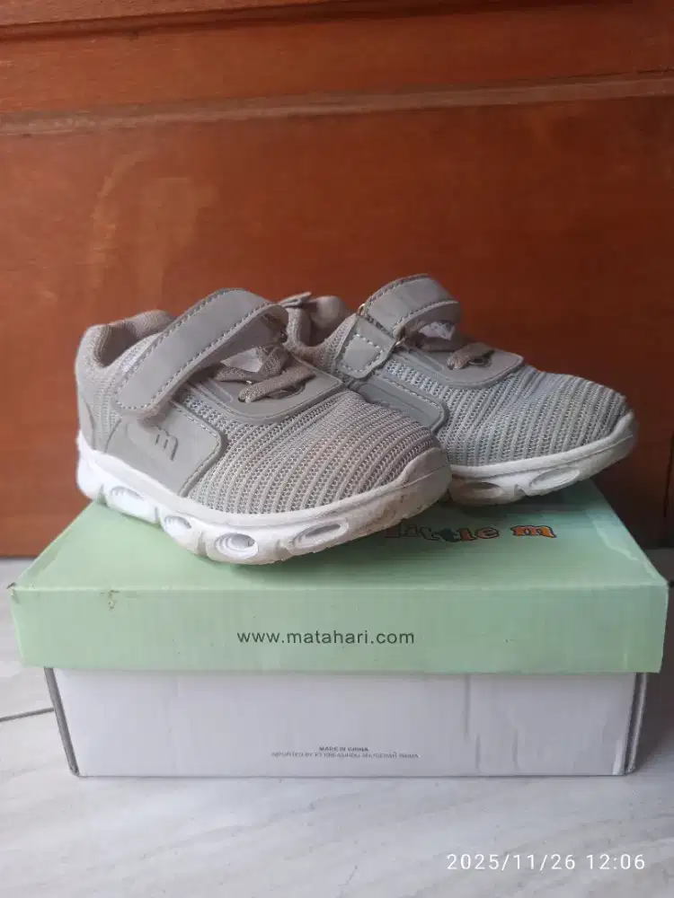 SEPATU ANAK LITTLE M WARNA ABU
