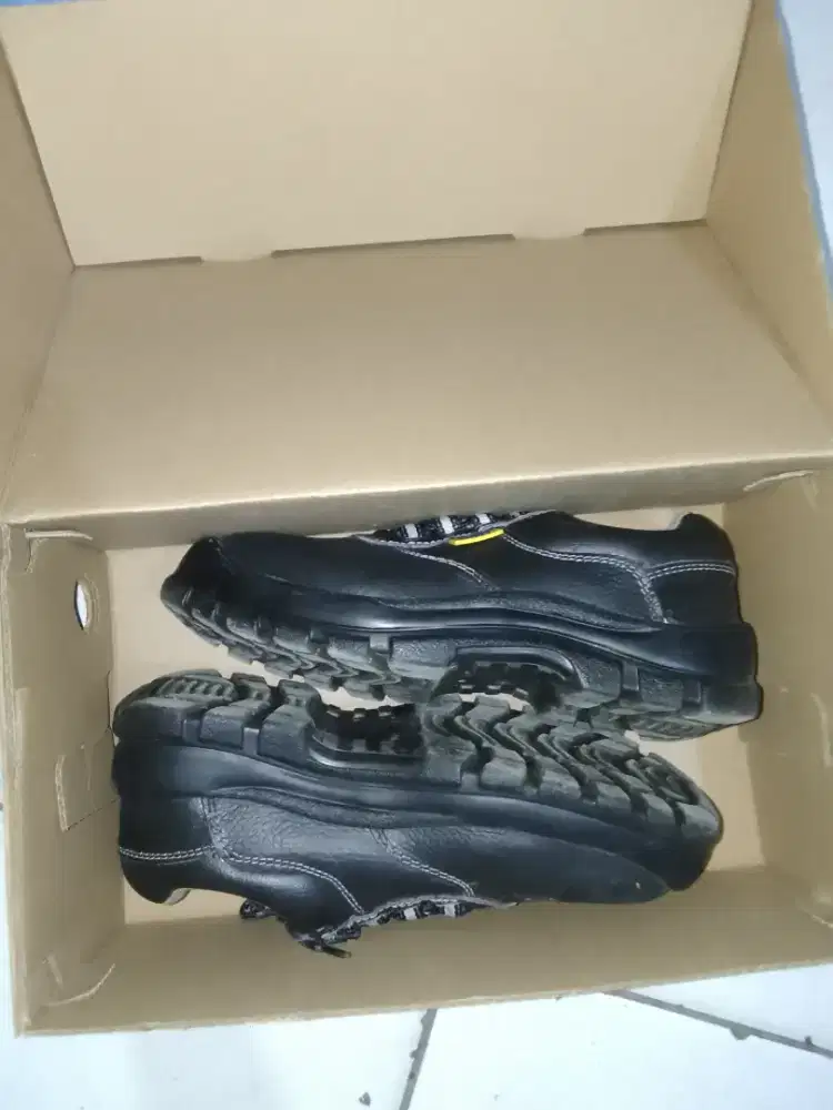 SEPATU SAFETY  NORT LITES