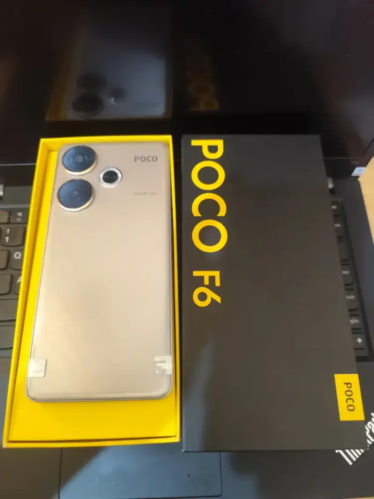 POCO F6 12/512gb