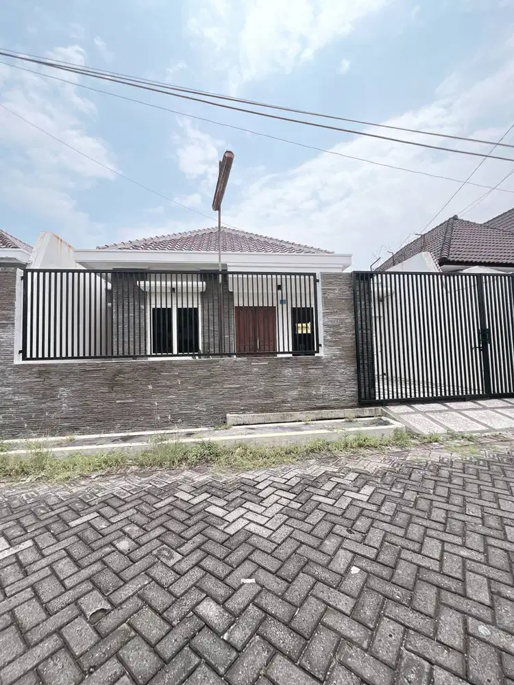 DIJUAL RUMAH MANYAR TOMPOTIKA