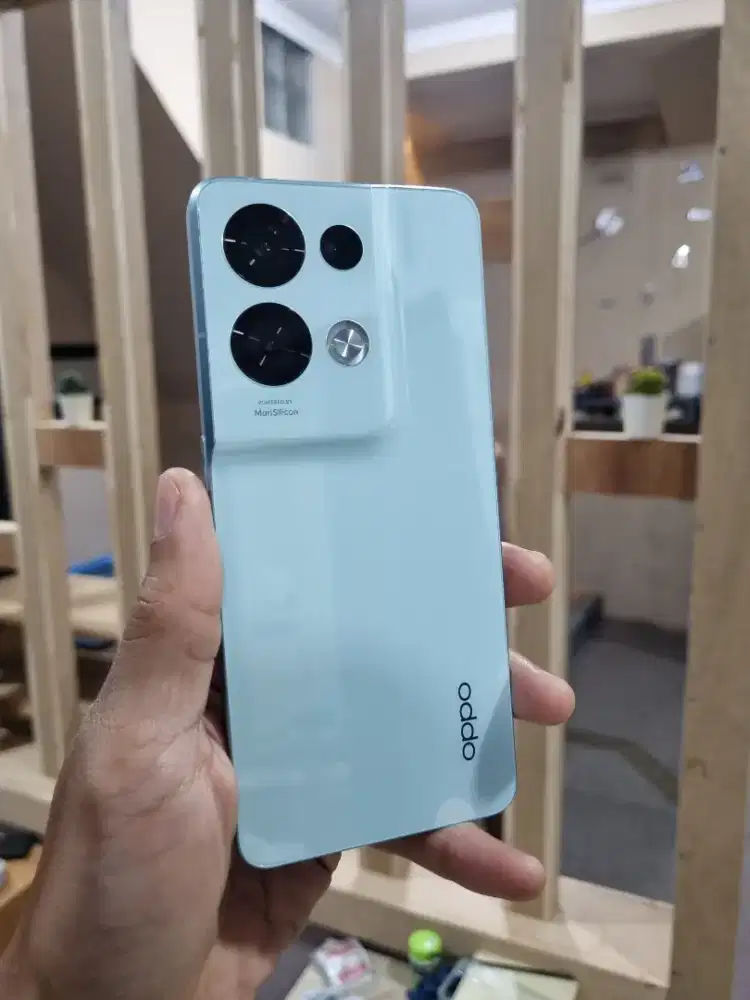 Oppo Reno 8 Pro 5G (12/256) Fulset Bawaan LikeNew