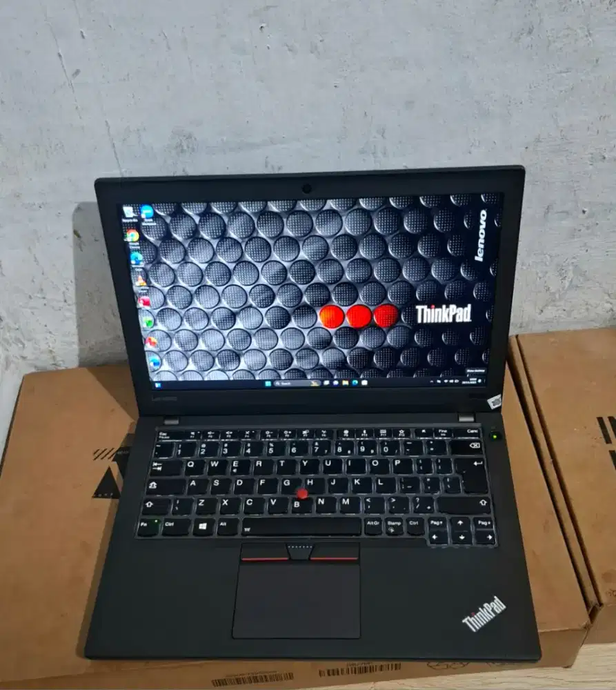 Laptop Lenovo ThinkPad X270 i5 gen 7 Ram 8 SSD 256 Touchscreen