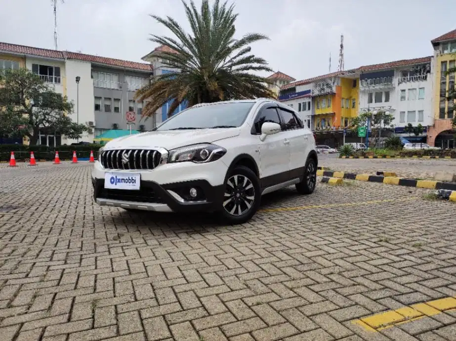 TDP 8,JT Suzuki SX4 1.5 S-Cross Bensin-AT Putih 2018
