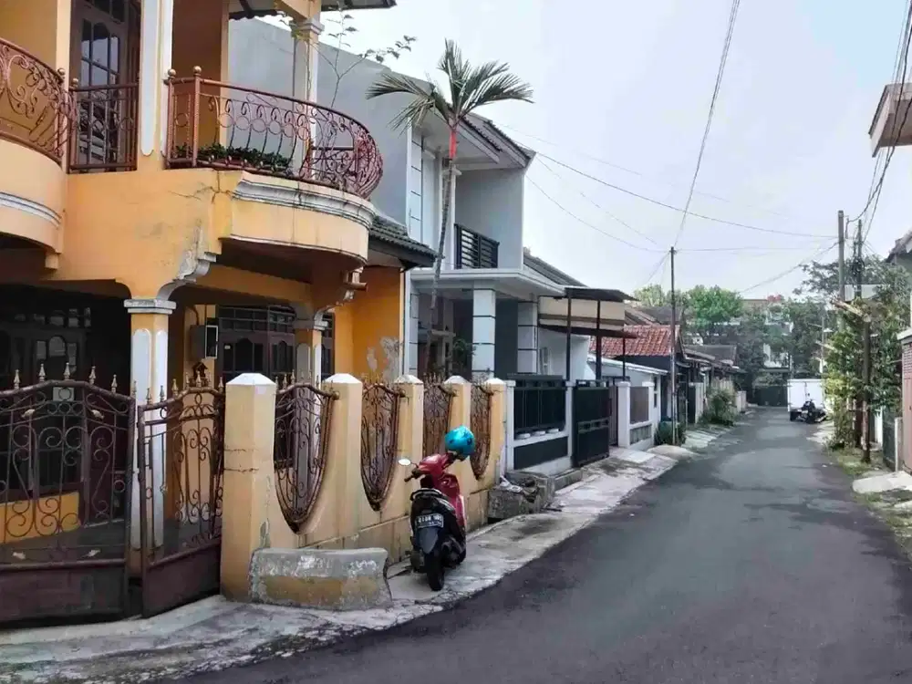 MURAH RUMAH 2 LANTAI DI MARGAHAYU RAYA BUAH BATU BANDUNG