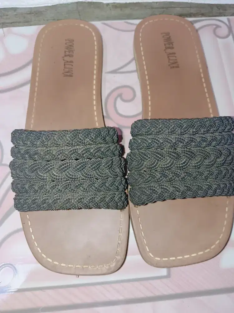 Sendal Slip-on Perempuan