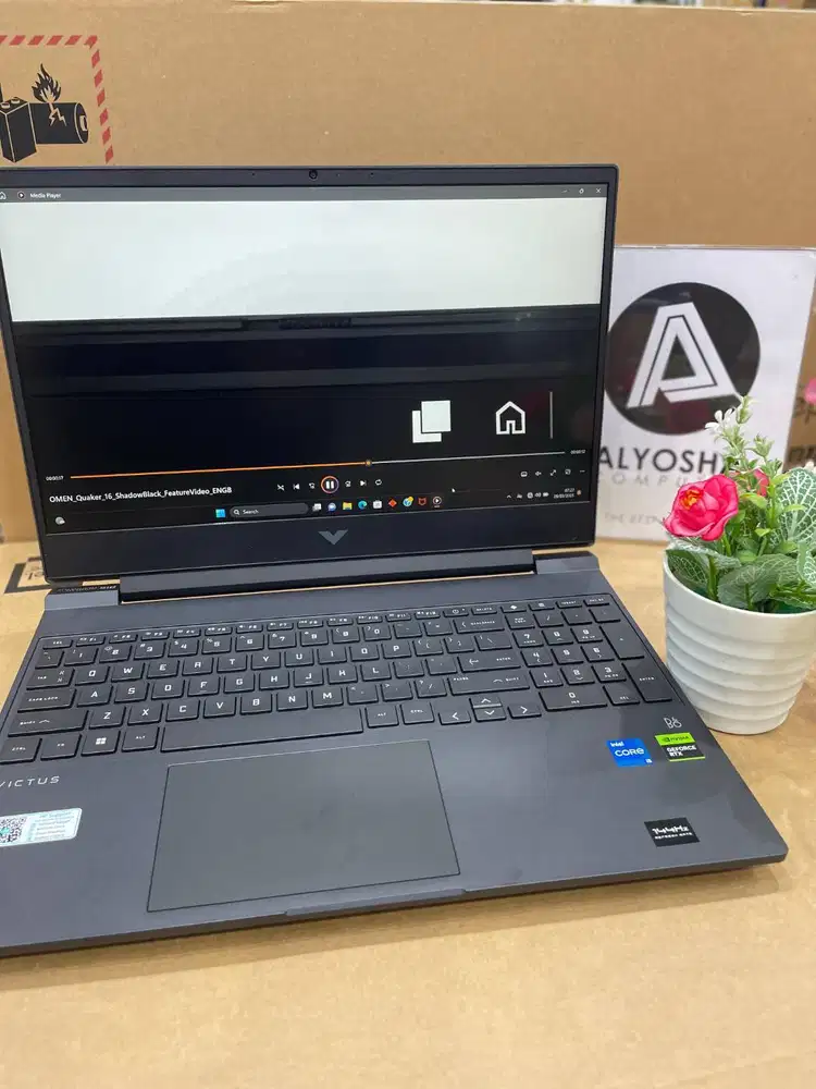 HP Victus 15 FA2717TX  Intel i5 13420H-16GB-SSD 512GB-RTx4050 6GB w11