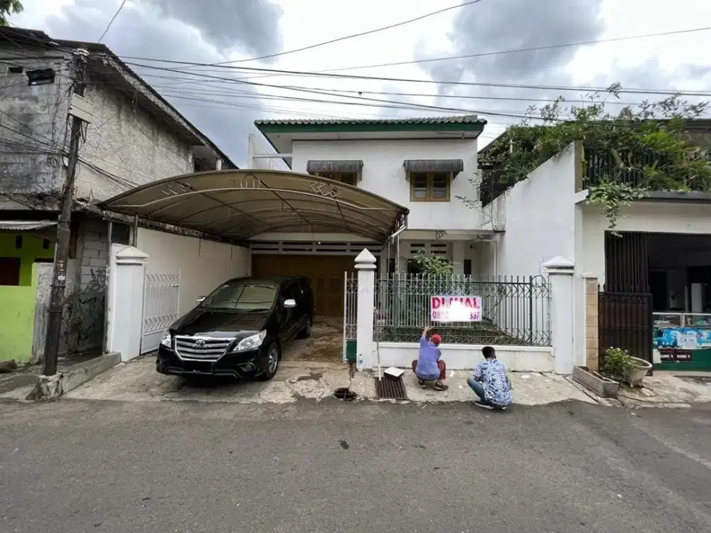 Rumah 2 Lt TERMURAH di Jl. Mampang Prapatan, Jakarta Selatan