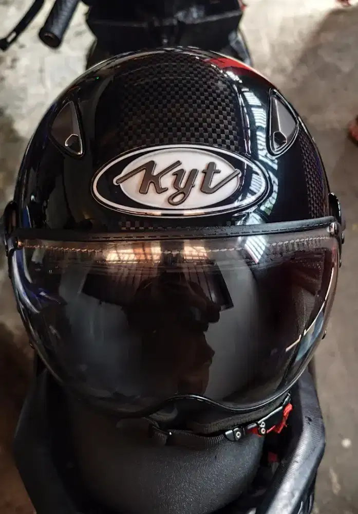 Helm KYT retro elsico