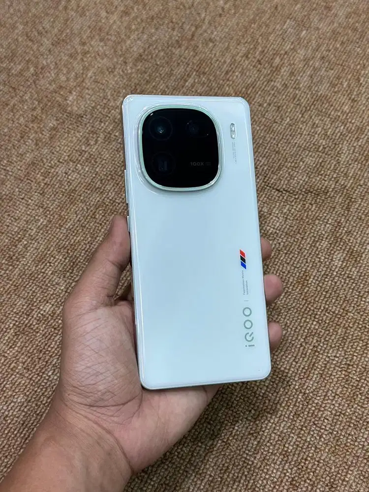 Iqoo 12 ram 16/512gb white no minus