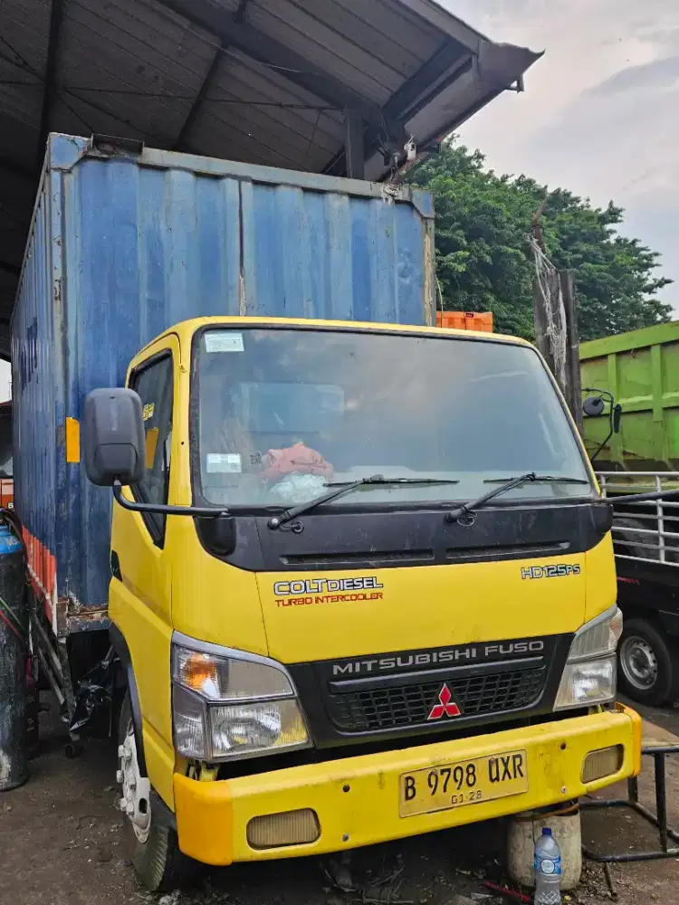 Mitsubishi colt diesel ps 125  hdx bok besi jumbo 2013 dobel  6 roda