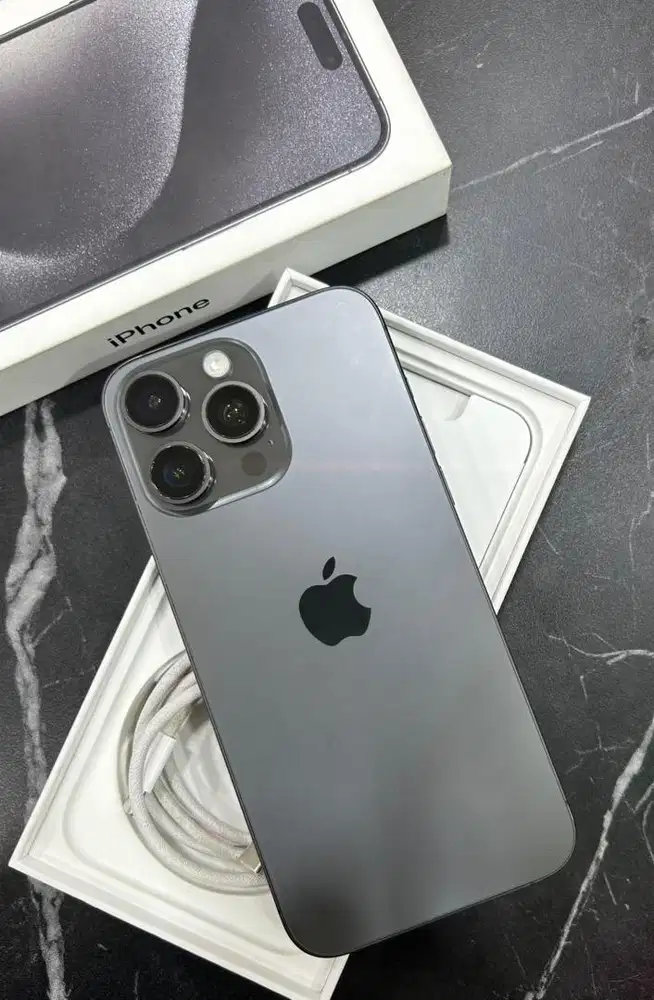 Iphone 15 Pro Max 256gb black garansi resmi ibox fullset