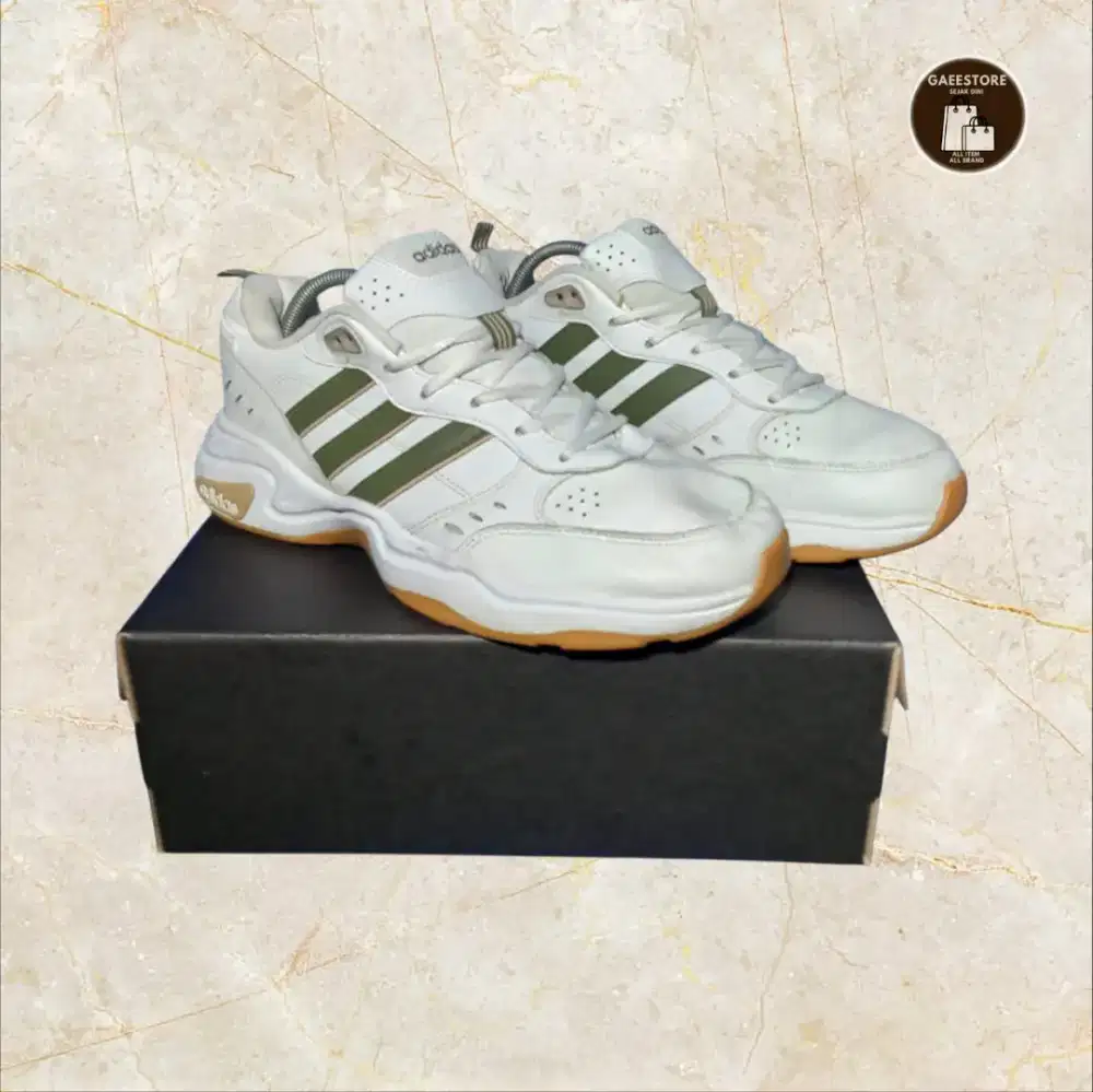 PRELOVED/THRIFT SEPATU PRIA SNEAKERS ADIDAS STRUTTER STRATA HQ1827