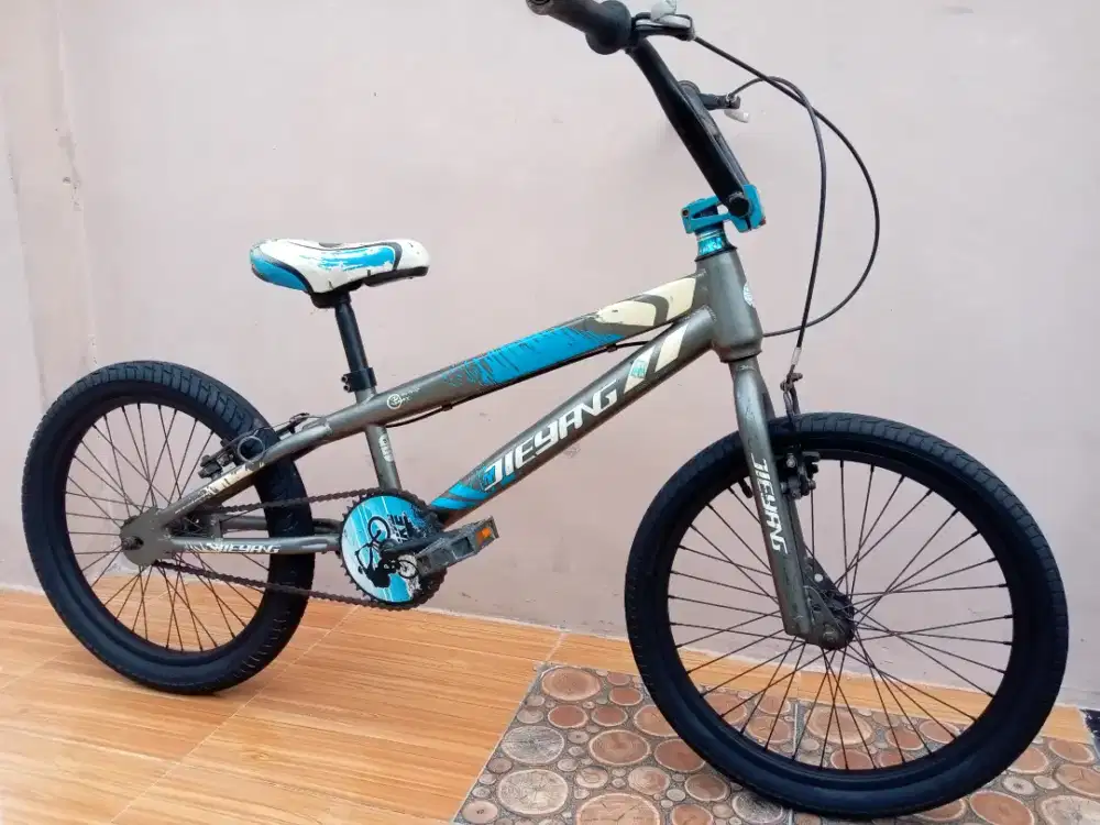 Sepeda BMX 20 merk JIEYANG.