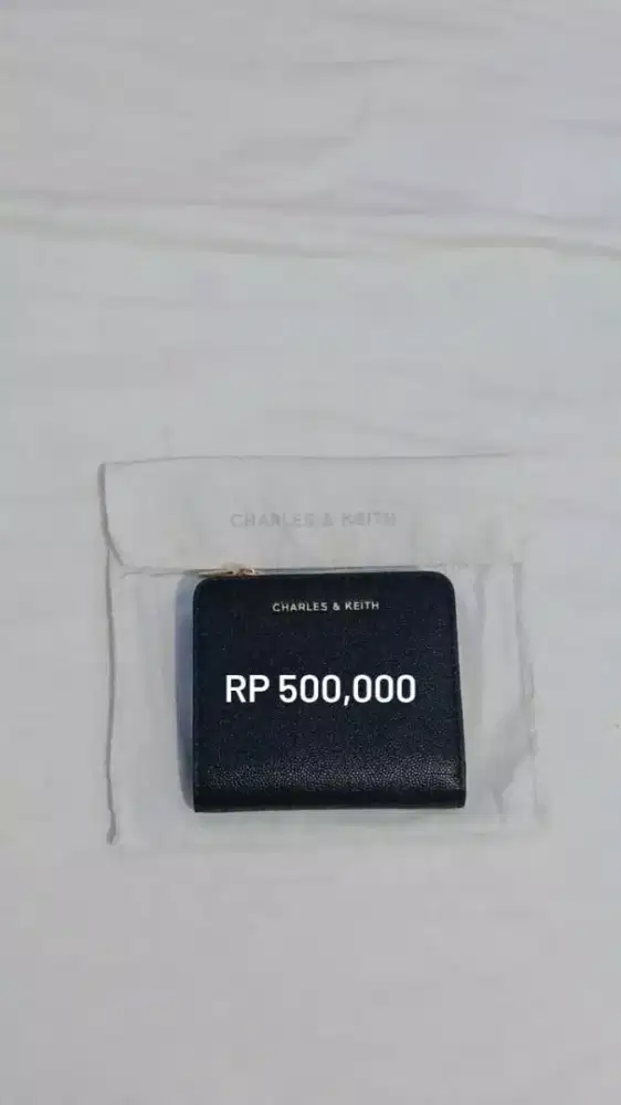 Dompet Charles Keith