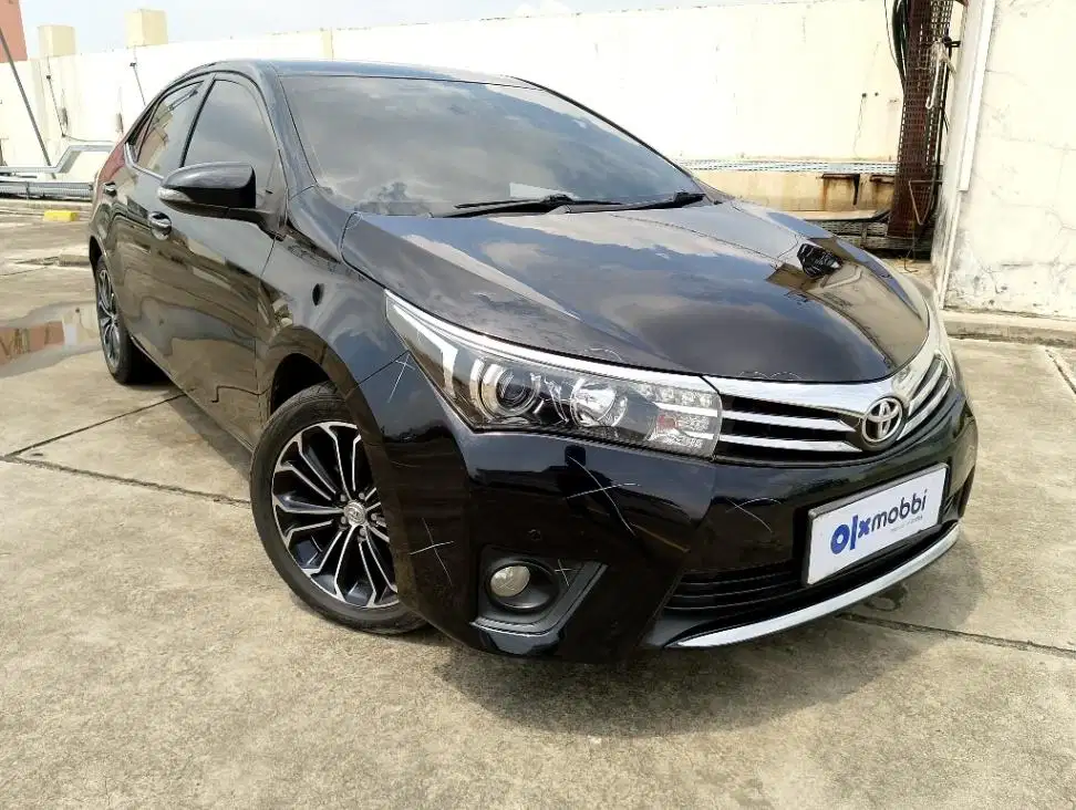 MOBIL PILIHAN Toyota Corolla Altis 1.8 V Bensin-AT 2015 SAL B