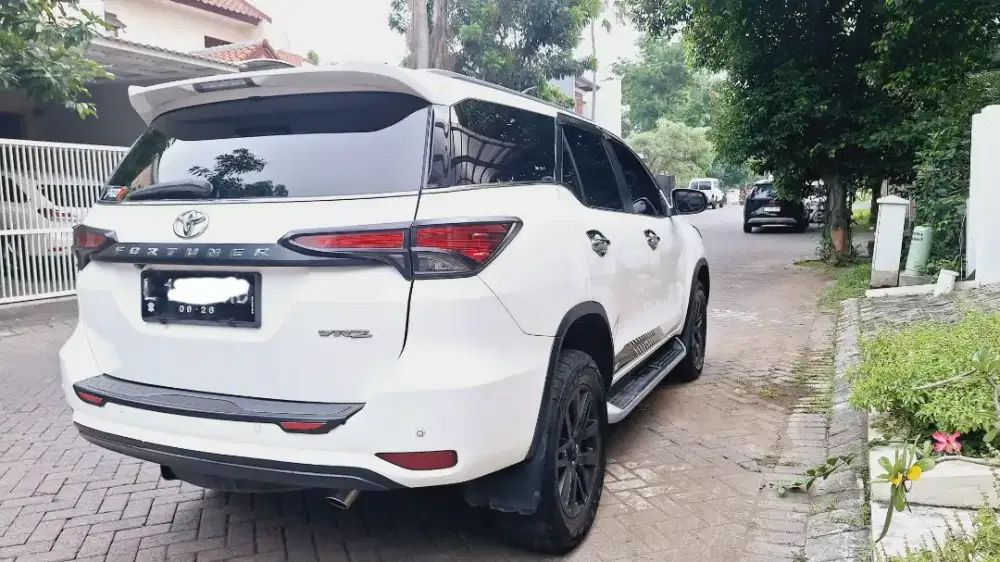Toyota Fortuner VRZ putih matic pmk 2017 mods TRD 2016