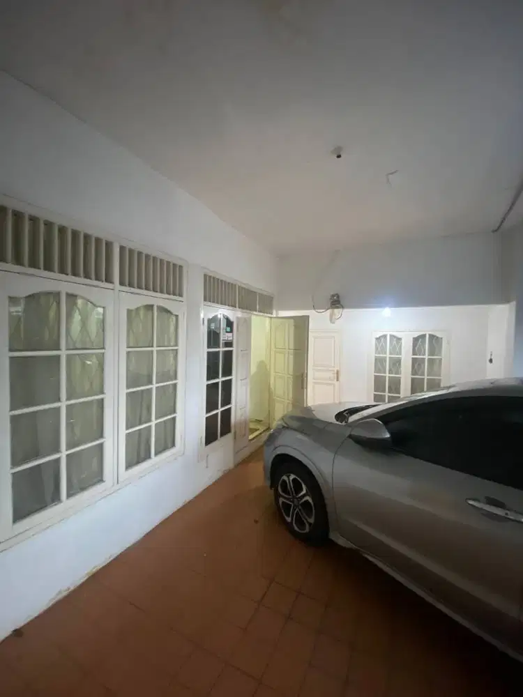 DISEWAKAN RUMAH PER TAHUN DI PONDOK LABU FULL FURNISHED