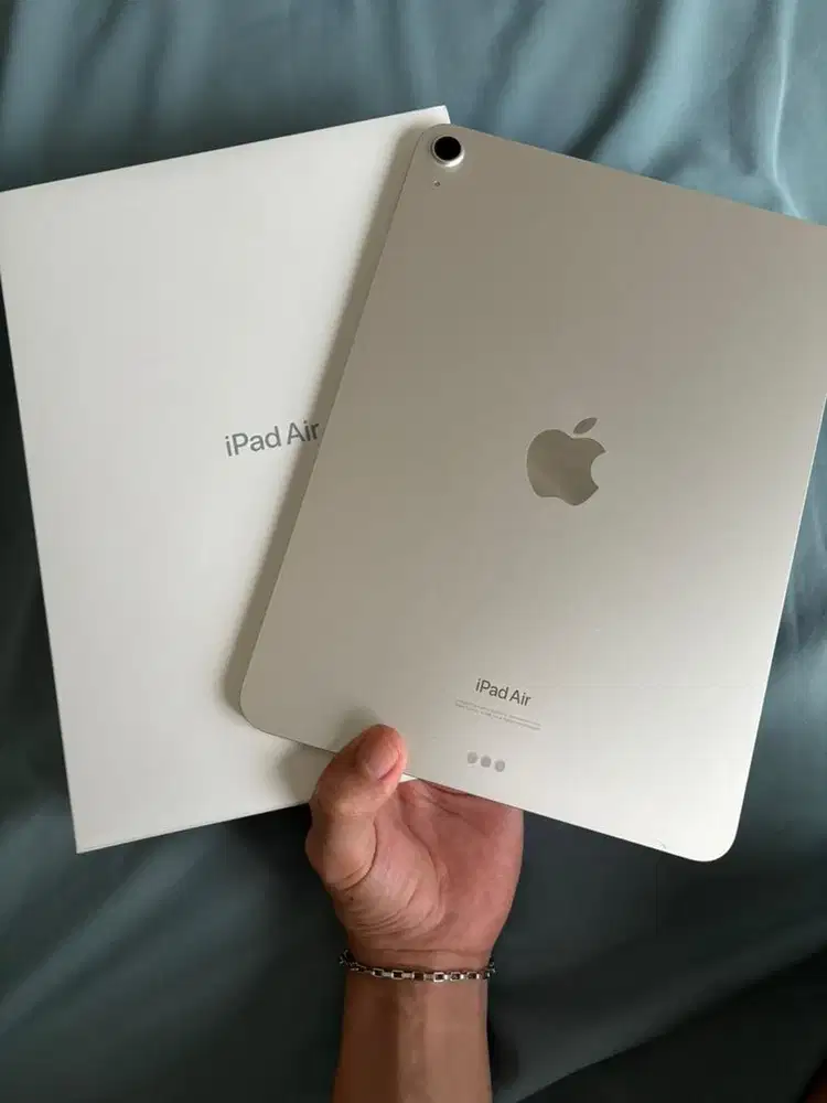 Ipad Air 5 64gb garansi panjang mulus