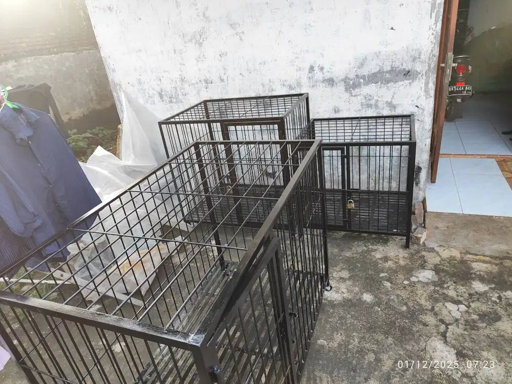 Kandang anjing tempahan baru