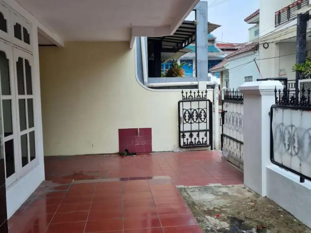 Rumah dijual cepat BU Komplek Bintara Bekasi