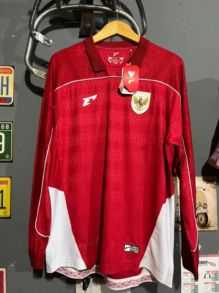 Jersey timnas home player issue