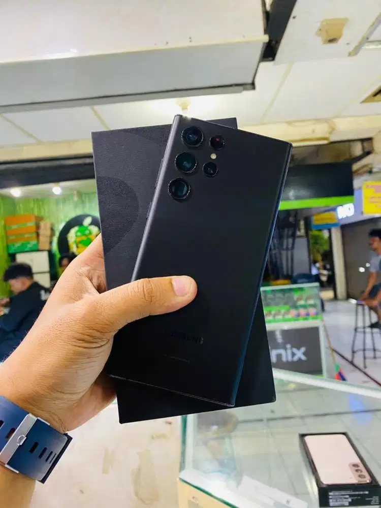 Samsung Galaxy S22ultra 12/256gb Like New