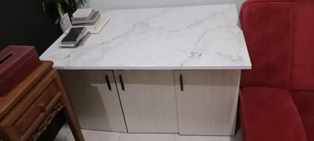 Meja Tulis Dan Meja Kantor