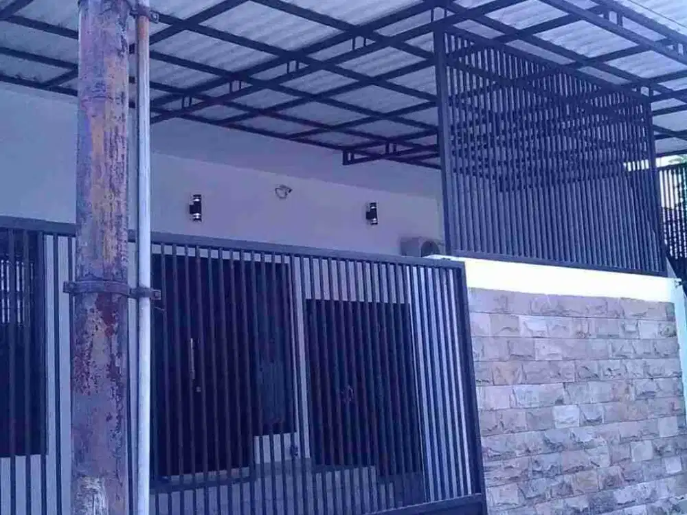 Dijual Cepat Rumah Semi Furnish 2 lantai di Klampis Semolo Timur Surabaya