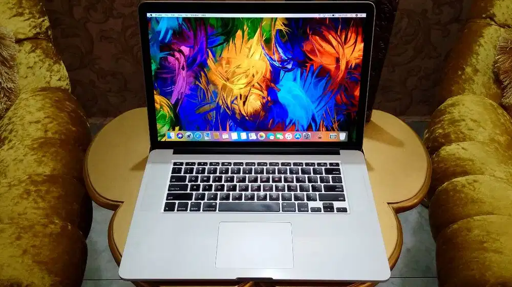 Macbook Pro Retina 15 inch Editing Grafis Core i7 Ram 16GB SSD 256GB