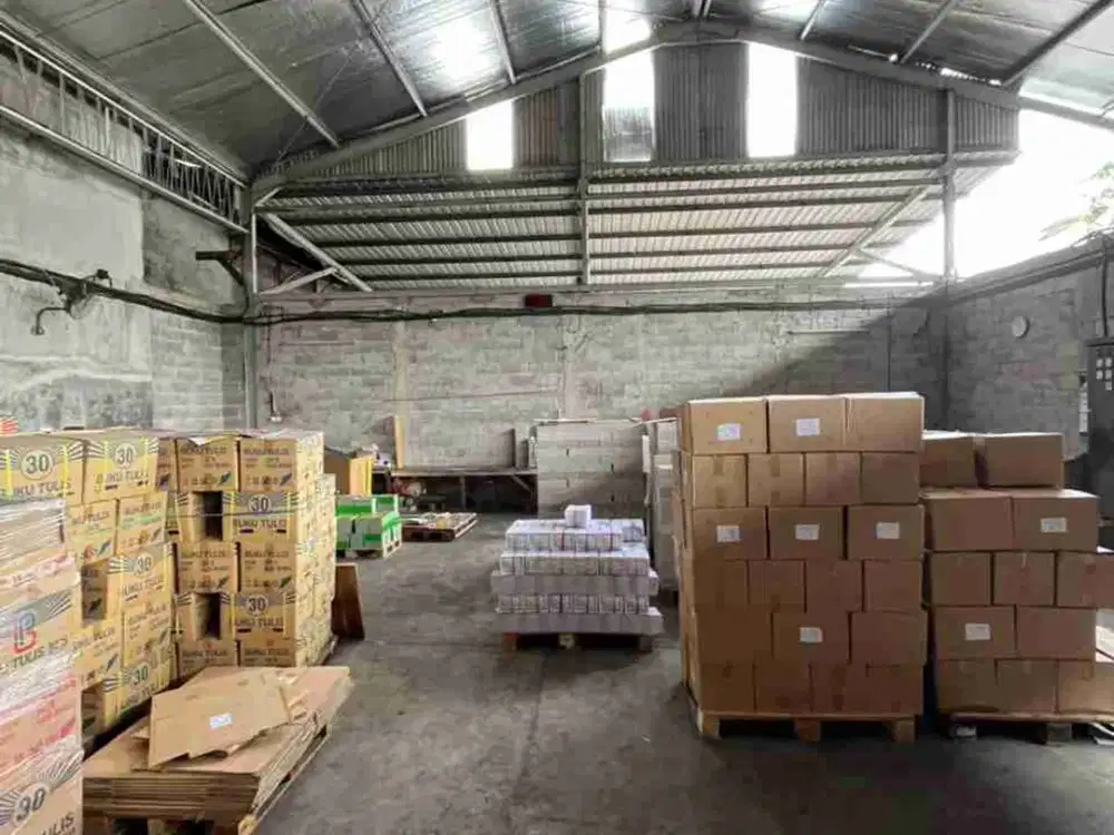 Dijual Gudang + Tanah di Raya Pogot