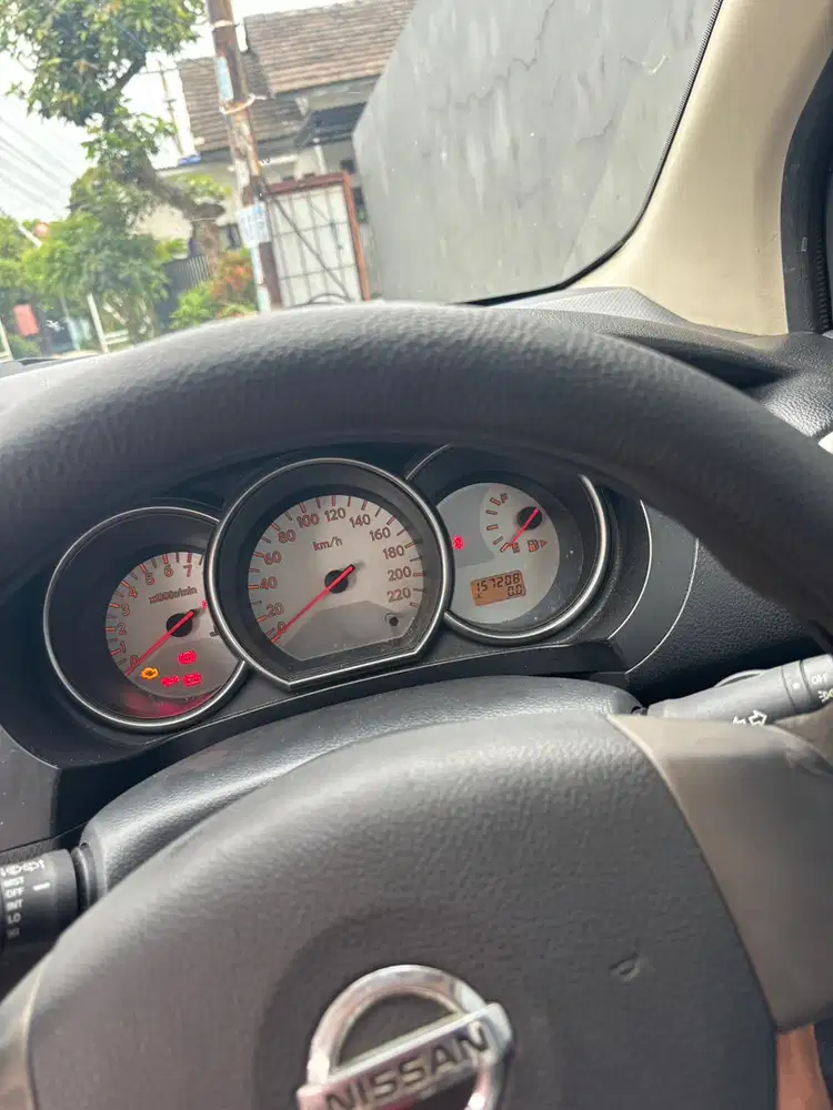 Nissan Grand livina 2013 Bensin