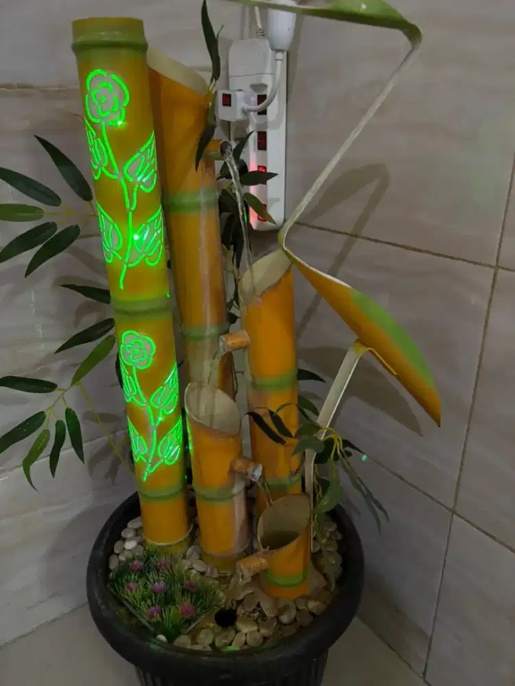 Pajangan Air mancur bambu