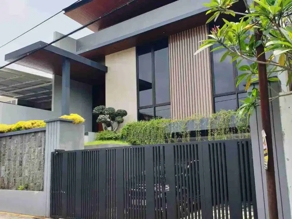 Dijual Rumah Bagus Mewah Tingkat 2 Lantai Semi Furnished Daerah Gajah Mungkur, Semarang