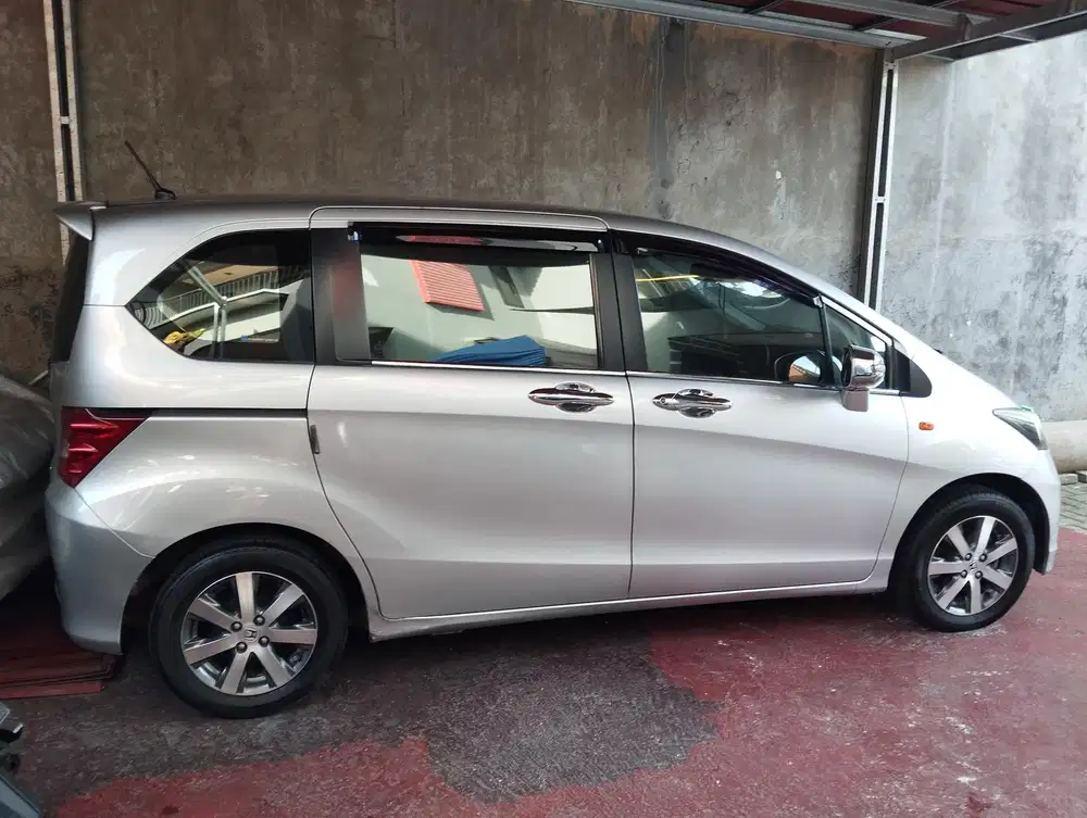 Honda Freed 2009 Bensin