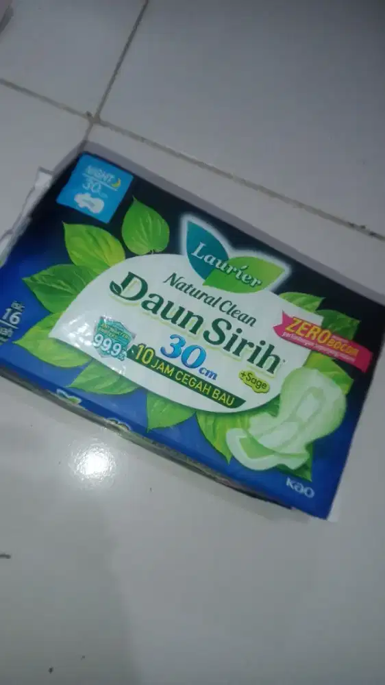 LAURIER NATURAL CLEAN DAUN SIRIH - HSC 2025