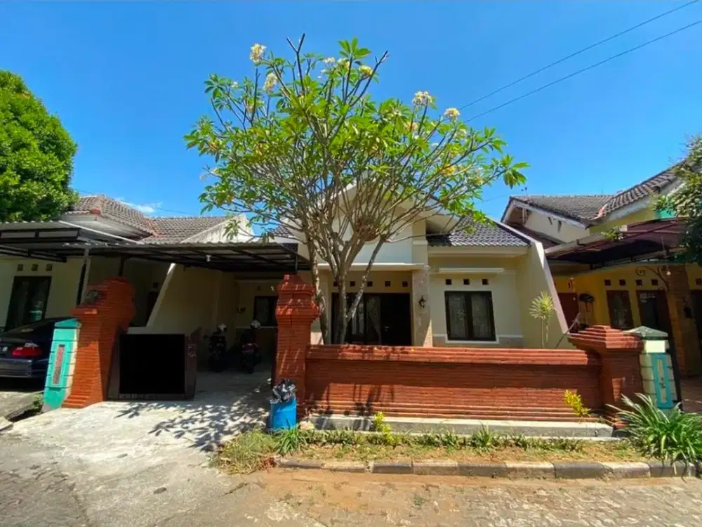 disewakan Rumah cantik siap huni di perumahan sawunggaling banyumanik