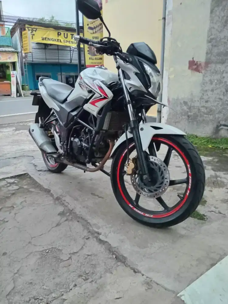Honda CB150R TH.2013