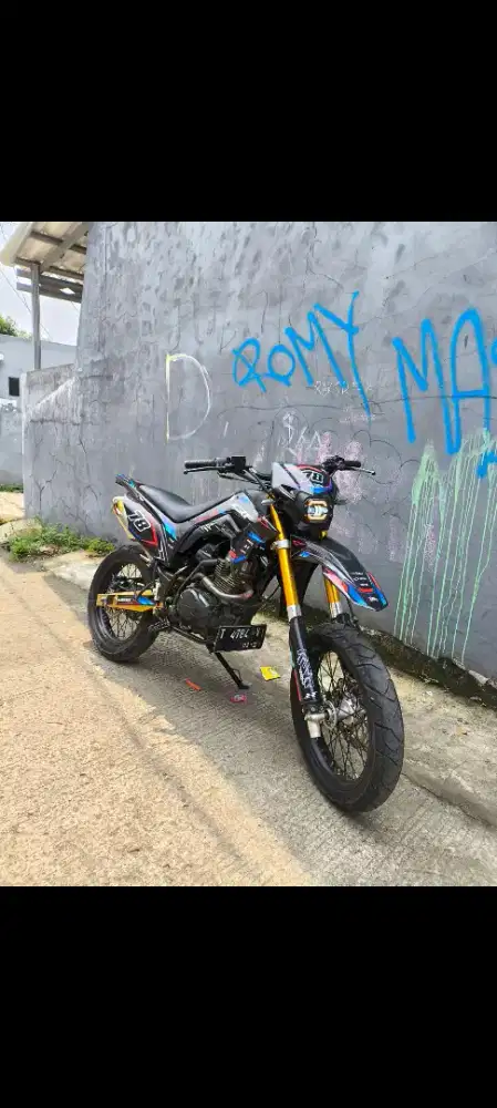 Honda Megapro 2011 Costum Crf BU