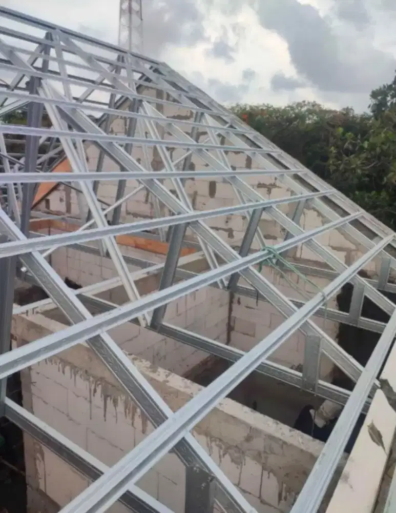 Rangka baja ringan+genteng metal pasir terpasang murah bergaransi