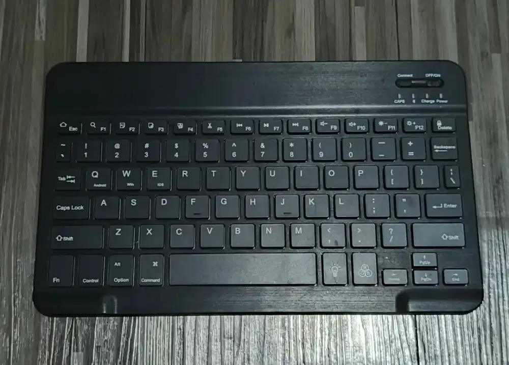 Keyboard Bluetooth Nirkabel Portabel -HSC2025