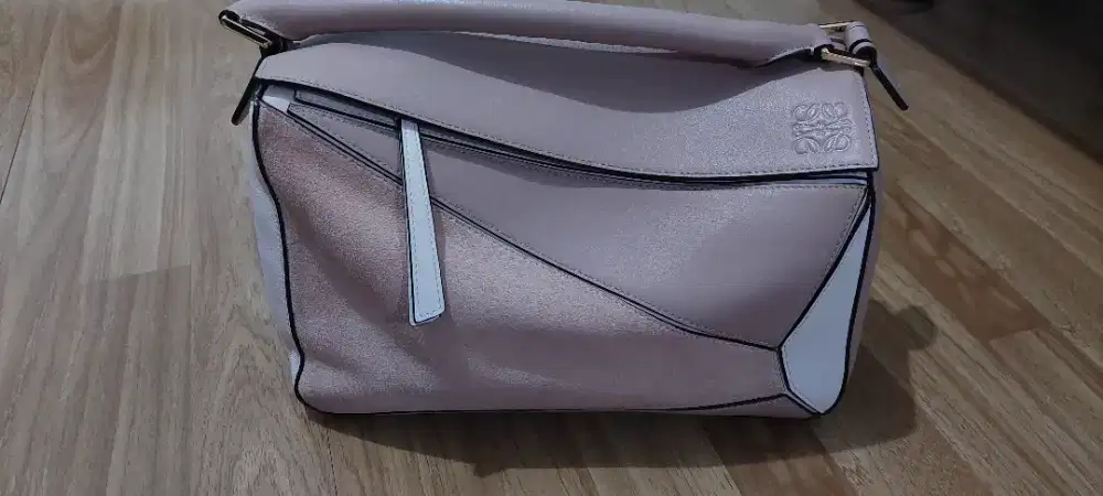 Loewe Puzzle Bag Medium Blush Suede Calfskin