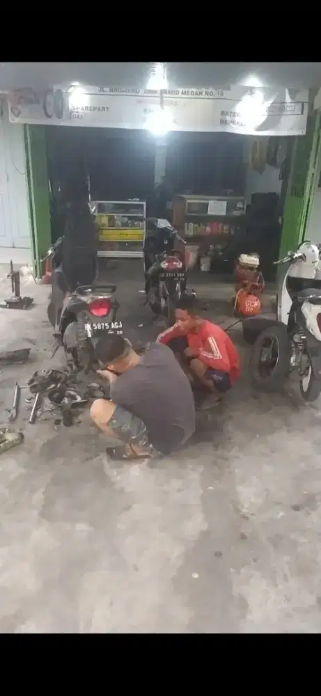 Di jual Rumah dan bisa untuk Usaha segalanya