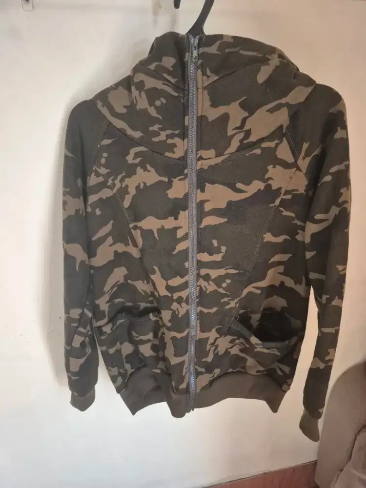 Hoodie/jacket/jaket camo model harajuku model unik..like new..size L