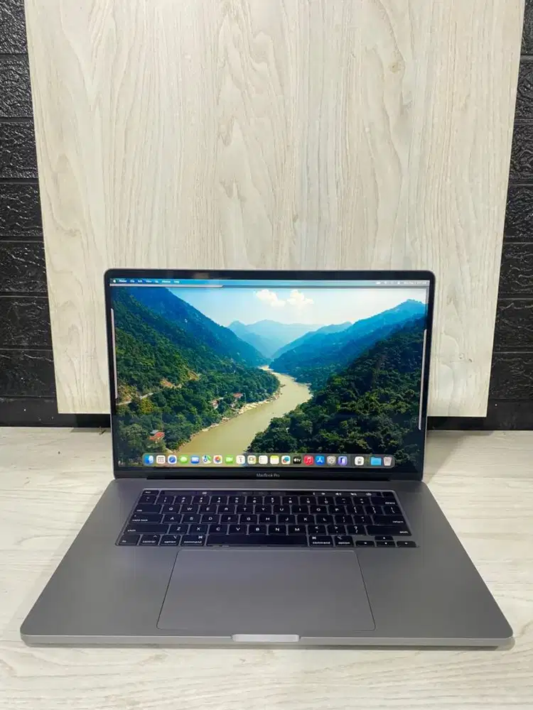 Macbook Pro 2019 intel core i9 16inc RAM 32gb SSD 1tb