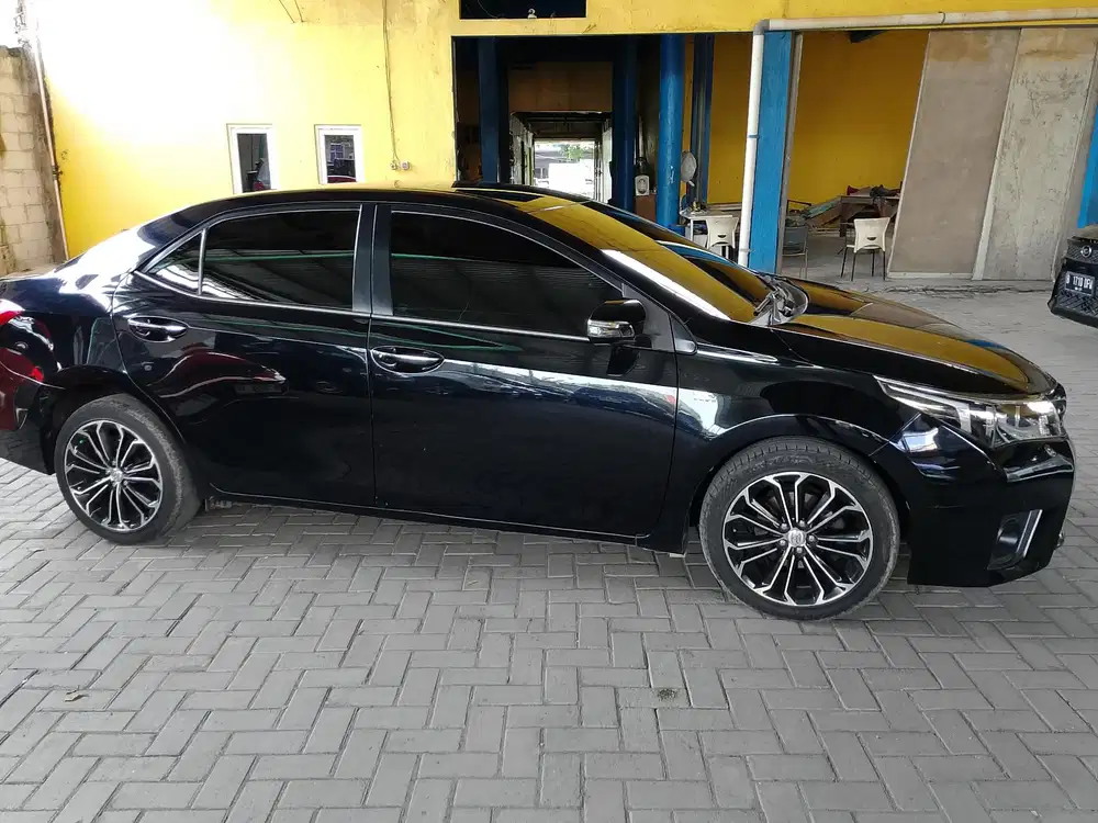 Toyota Corolla Altis 2015 Bensin