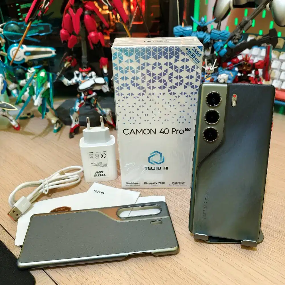 TECNO CAMON 40 Pro 5G 8/256GB Galaxy Black, GARANSI