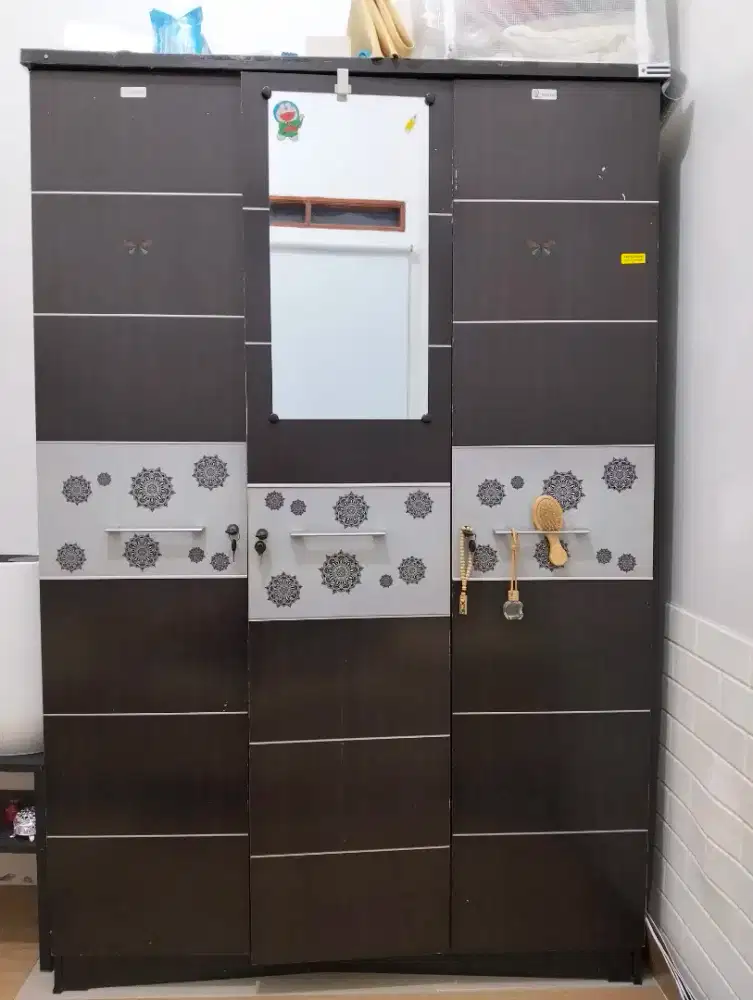 Lemari Kayu 3 Pintu (Harga Pas)