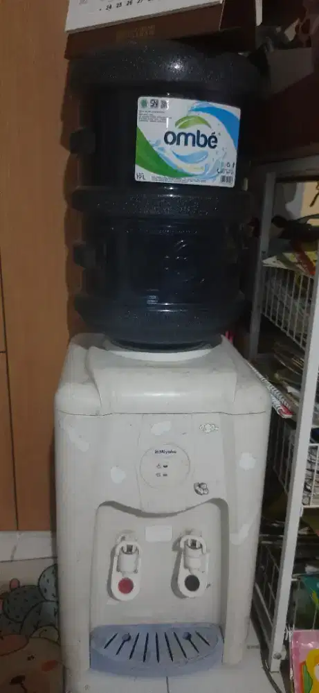 Dijual Dispenser Miyako + Galon Ombe