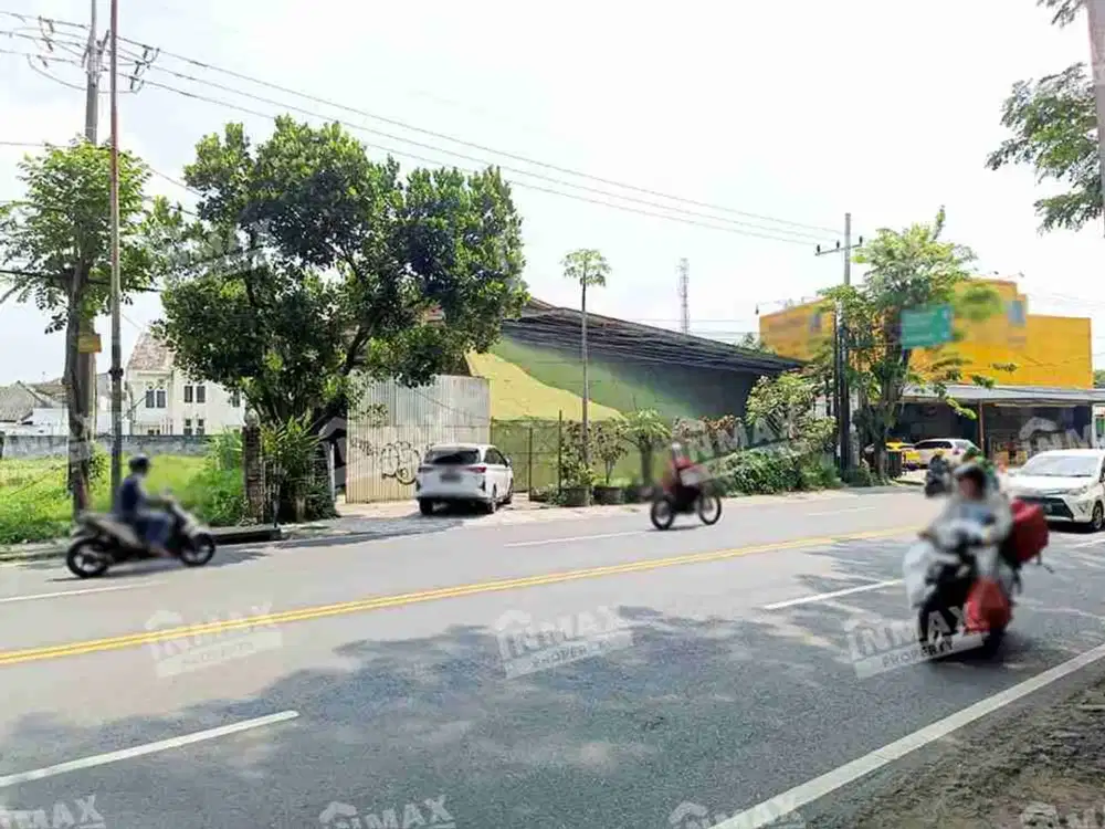 GUDANG RAYA PANJI SUROSO LUAS 1.018 m2 DEKAT TOL SINGOSARI, JALAN LEBAR