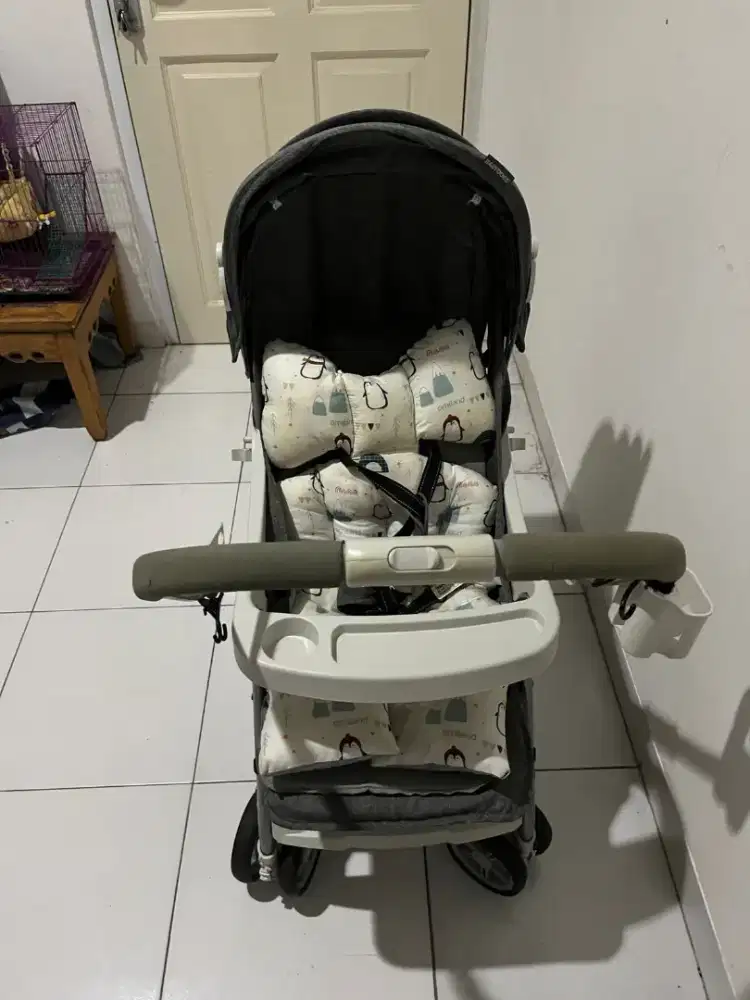 Dijual Preloved stroller merk babydoes elloz